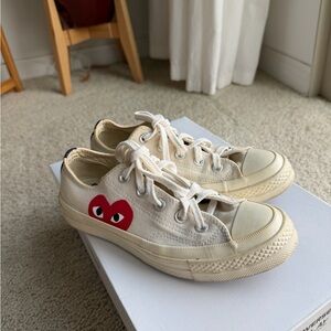 Comme des Garçons PLAY Converse Chuck 70 Low Cream Red Heart –  preloved